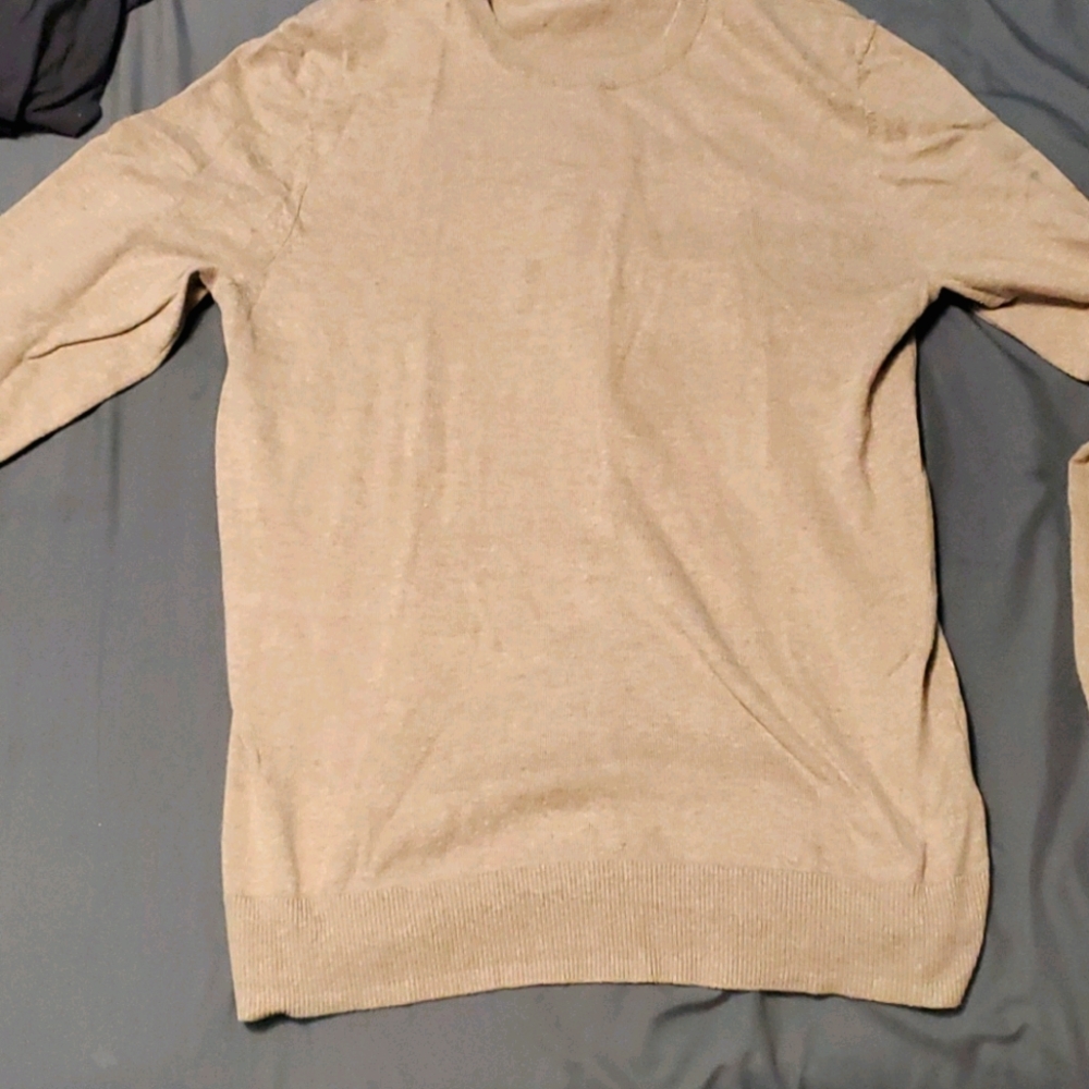 Old navy tan sweater